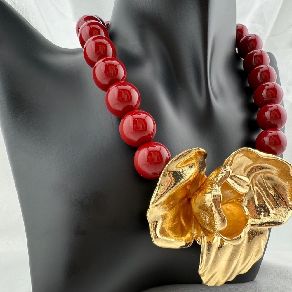 Zara Elegant Gold and Red Beaded Necklace